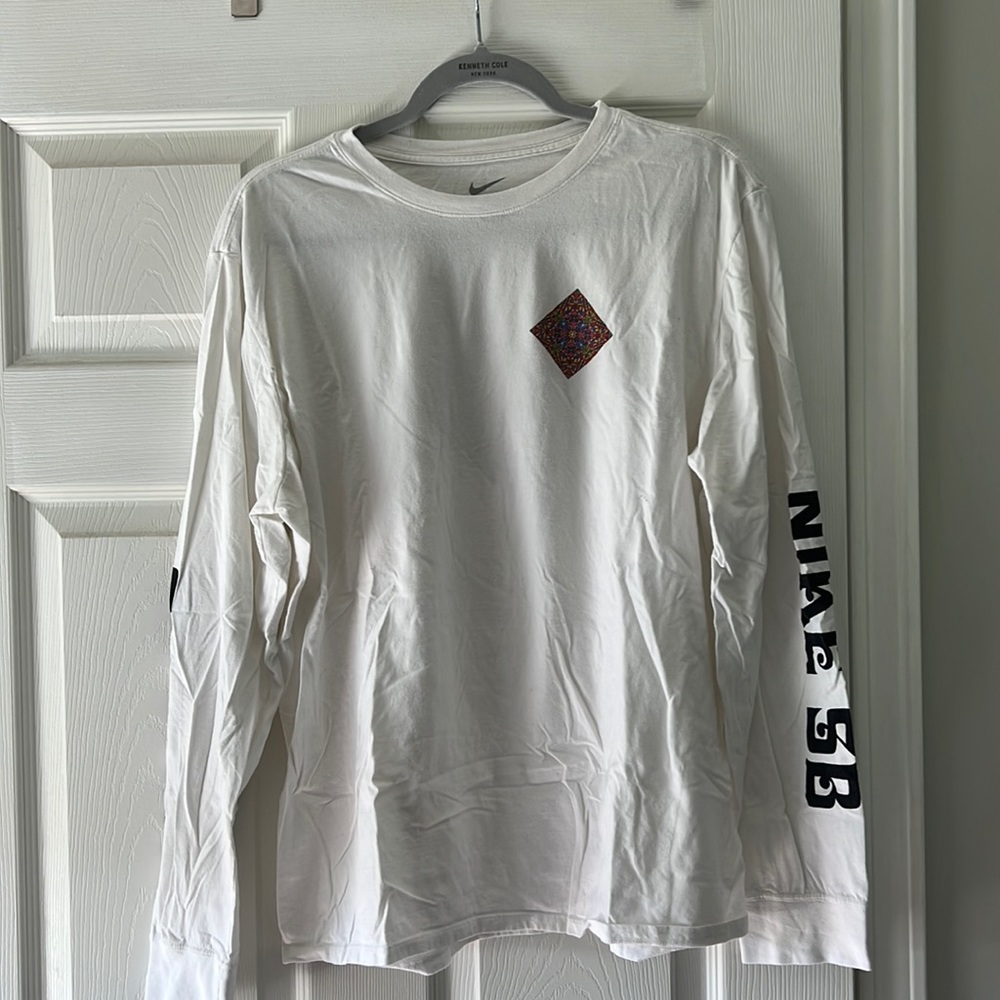 Men’s XL Nike SB long sleeve shirt